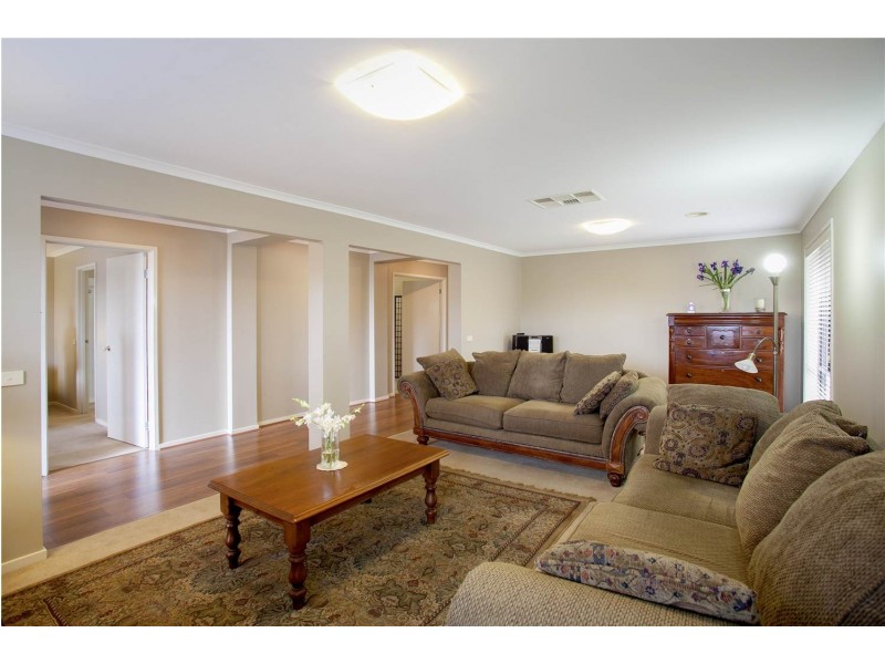 13 Nilaur Place, Lara VIC 3212