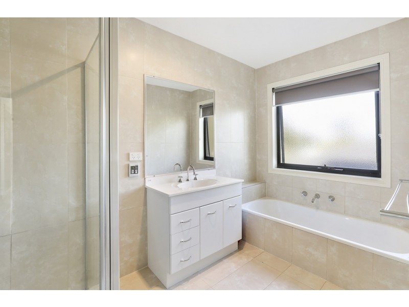 65 Curletts Road, Lara VIC 3212