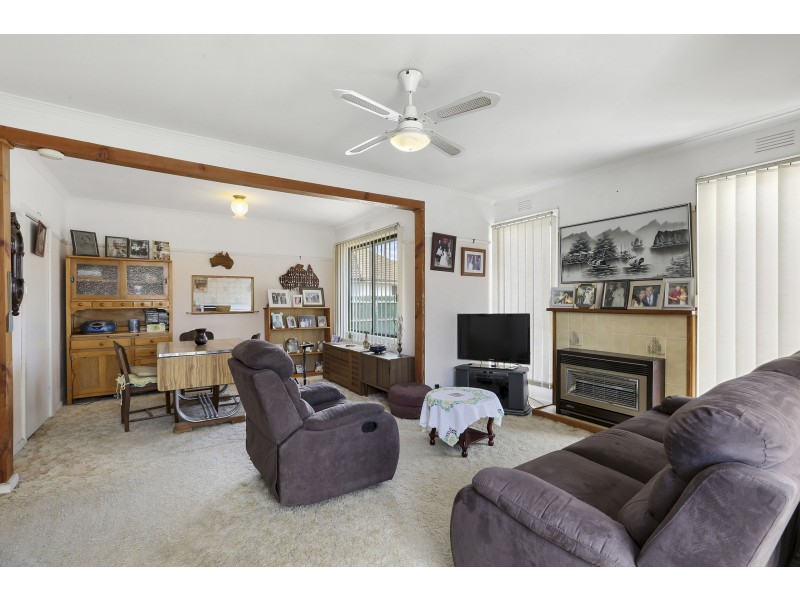 31 Swallow Crescent, Norlane VIC 3214