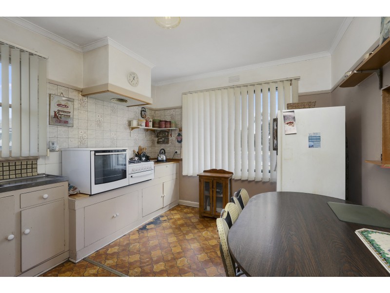 31 Swallow Crescent, Norlane VIC 3214