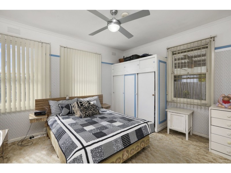 31 Swallow Crescent, Norlane VIC 3214