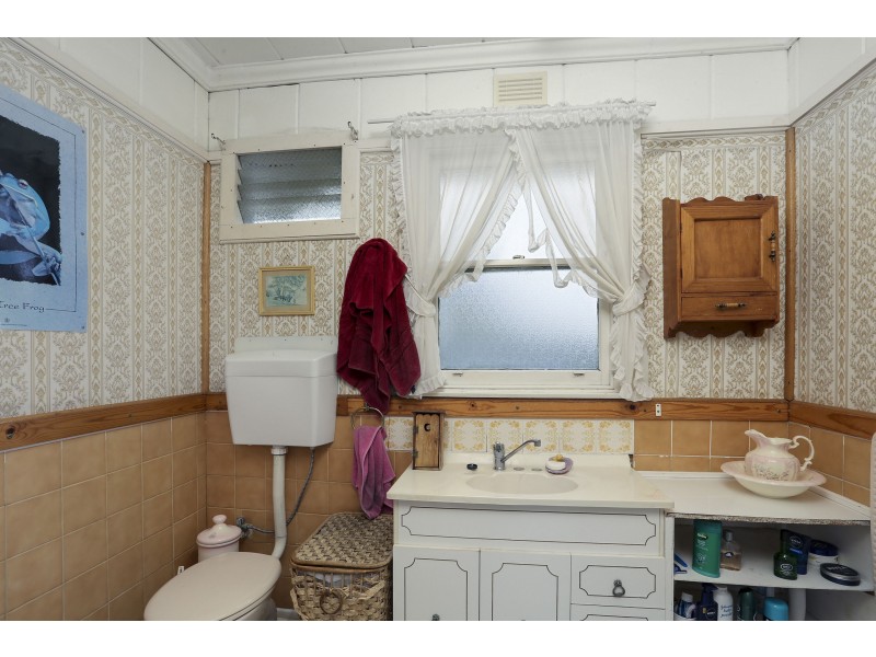 31 Swallow Crescent, Norlane VIC 3214