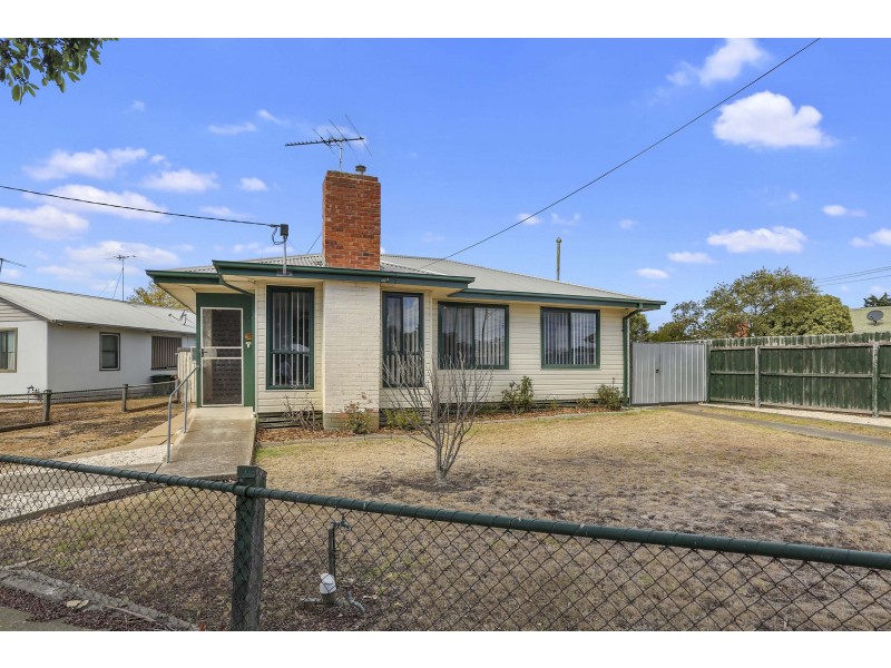 31 Swallow Crescent, Norlane VIC 3214