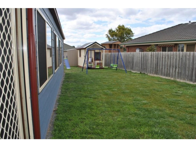 18 Lake Road, Lara VIC 3212