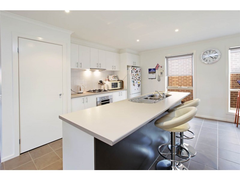 27 Springwater Drive, Lara VIC 3212