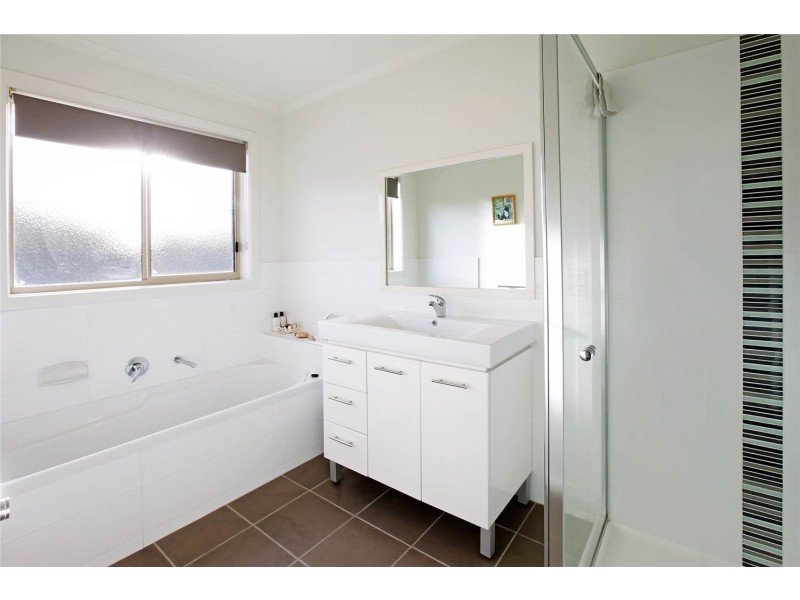 27 Springwater Drive, Lara VIC 3212