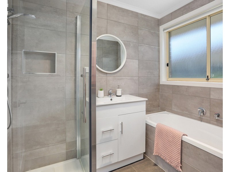 1/14 Archimedes Avenue, Lara VIC 3212