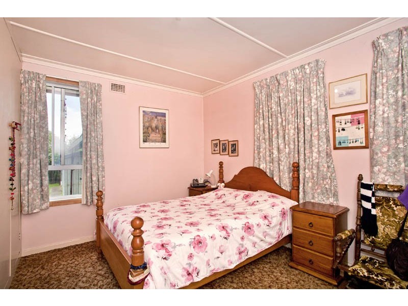 6 Rose Avenue, Norlane VIC 3214