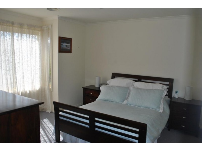 3 Redleaf Close, Lara VIC 3212