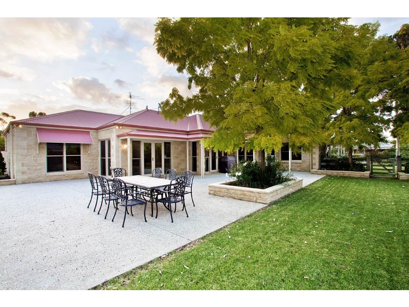 4 Wongalea Drive, Lara VIC 3212