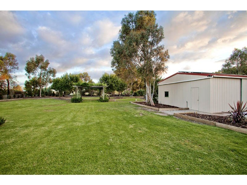 4 Wongalea Drive, Lara VIC 3212