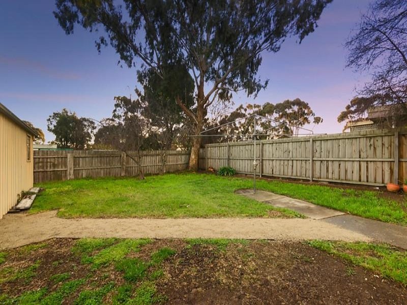 4 Abbey Drive, Lara VIC 3212