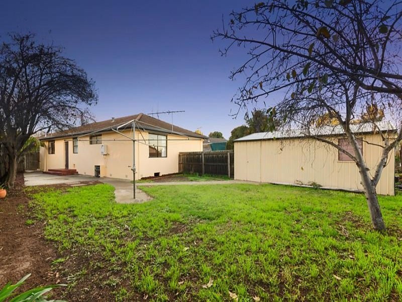 4 Abbey Drive, Lara VIC 3212