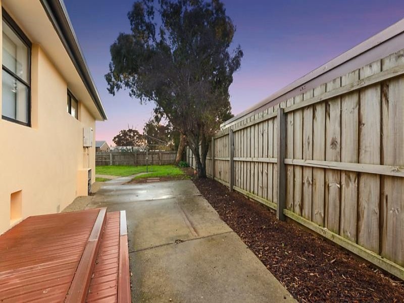 4 Abbey Drive, Lara VIC 3212