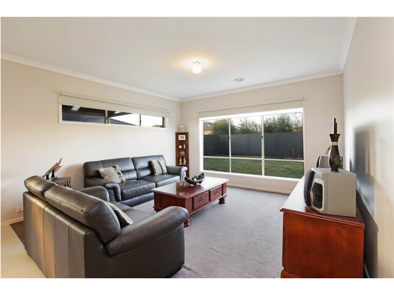 63 Moorhen Drive, Lara VIC 3212