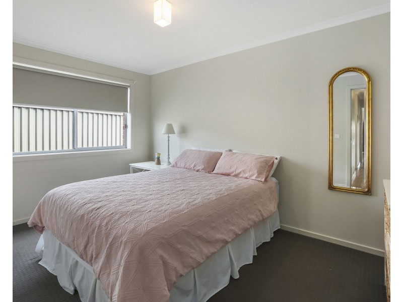 12 Nankeen Avenue, Lara VIC 3212