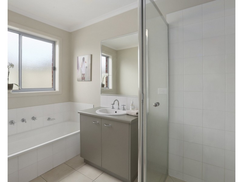 12 Nankeen Avenue, Lara VIC 3212