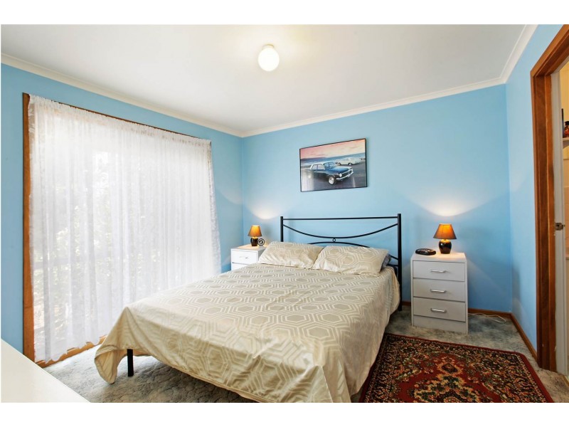 37 Cameron Crescent, Lara VIC 3212
