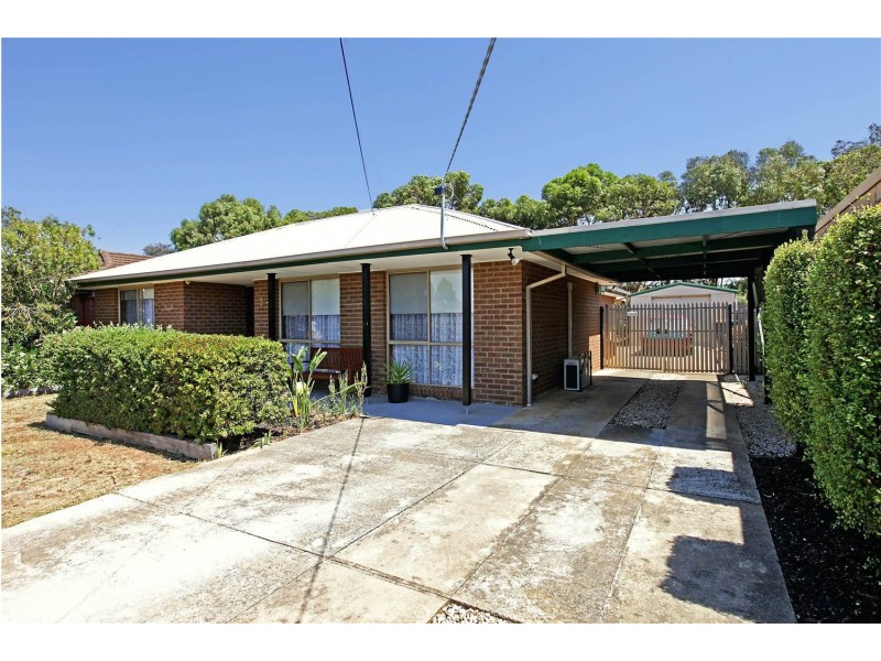 37 Cameron Crescent, Lara VIC 3212