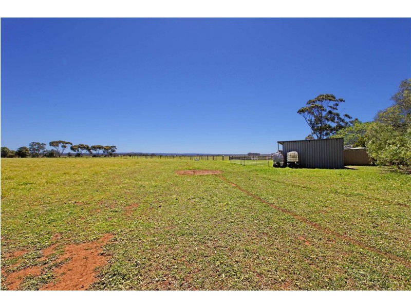 195 Forest Road North, Lara VIC 3212