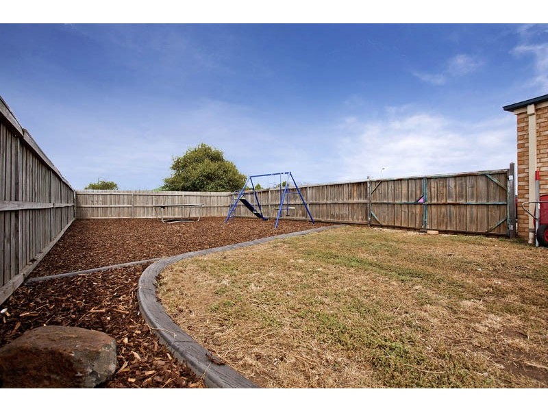 16 Magpie Close, Lara VIC 3212
