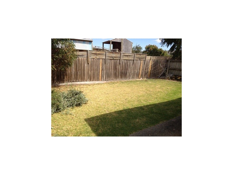 2/145 Torquay Road, Grovedale VIC 3216