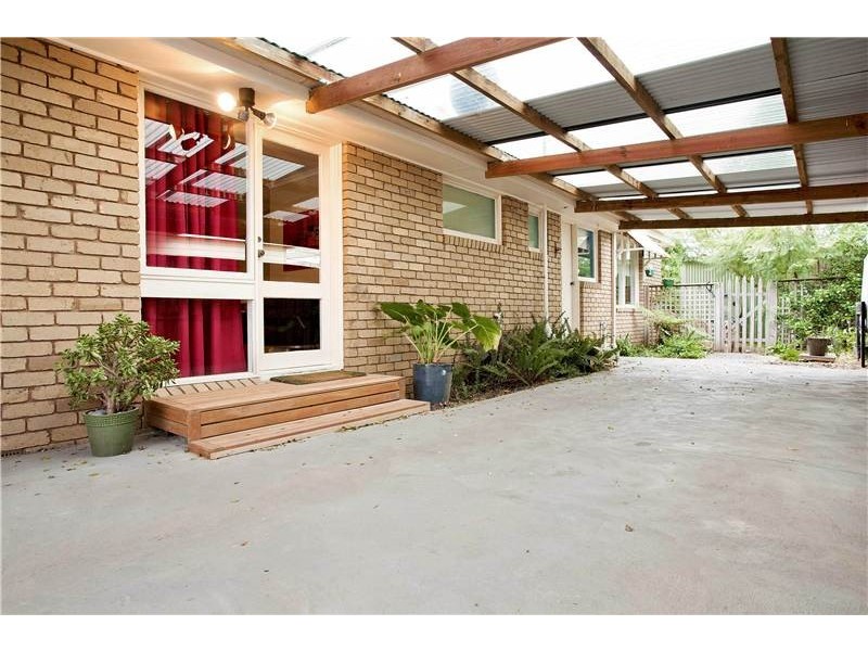 6 Beverley Crescent, Lara VIC 3212