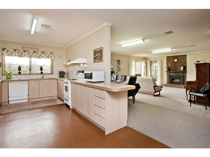33 Caldermeade Road, Corio VIC 3214