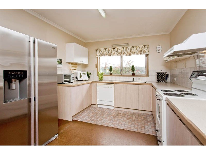 33 Caldermeade Road, Corio VIC 3214