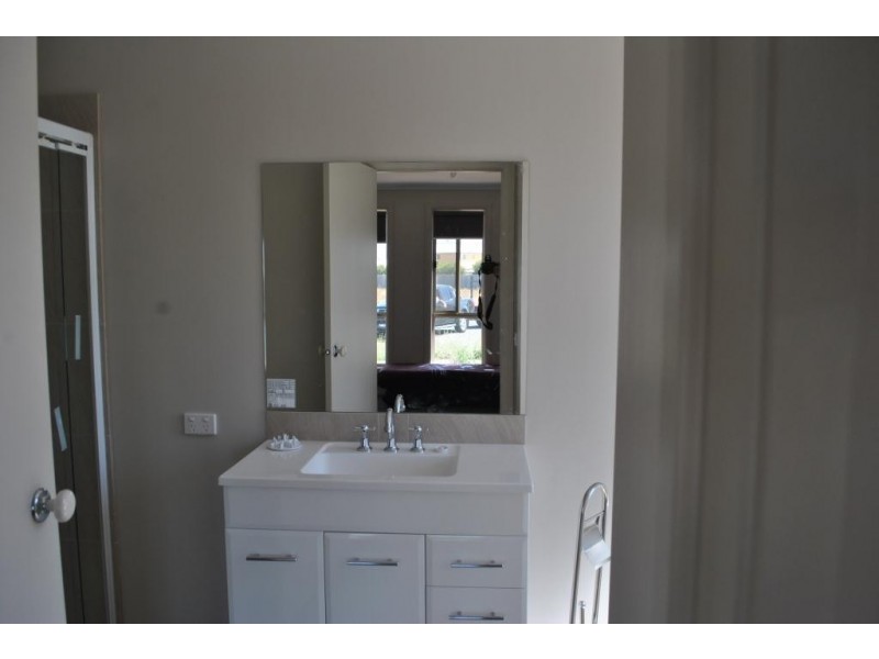 11 Endeca Court, Lovely Banks VIC 3221