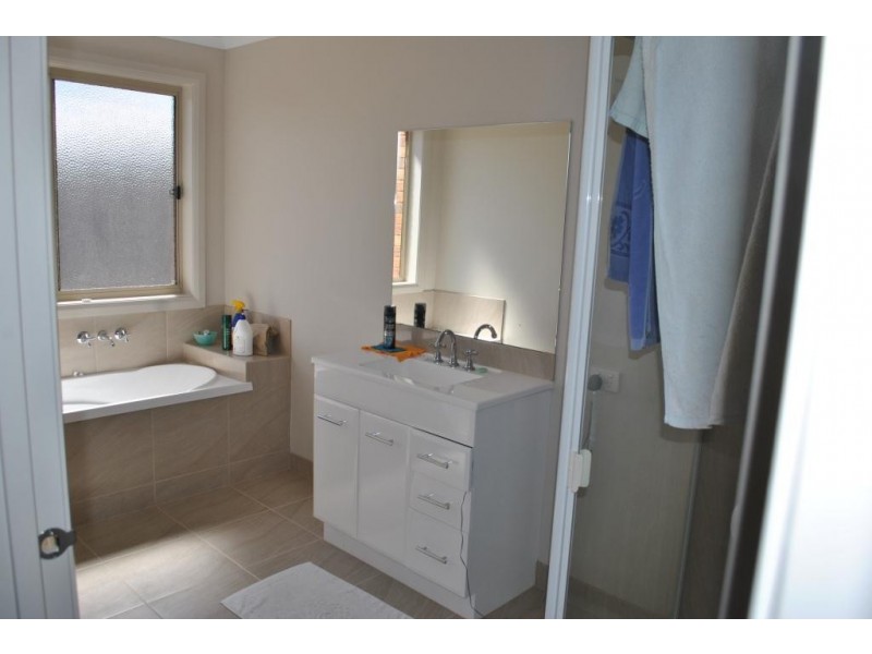 11 Endeca Court, Lovely Banks VIC 3221