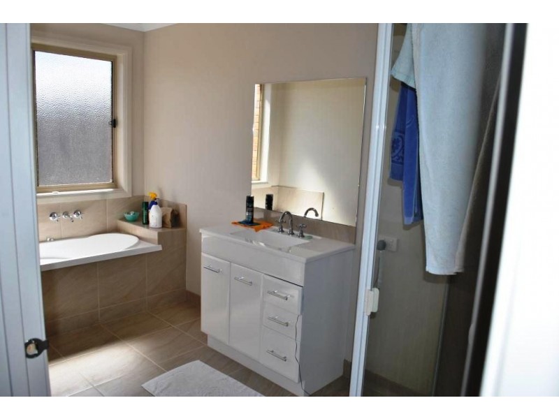 11 Endeca Court, Lovely Banks VIC 3221