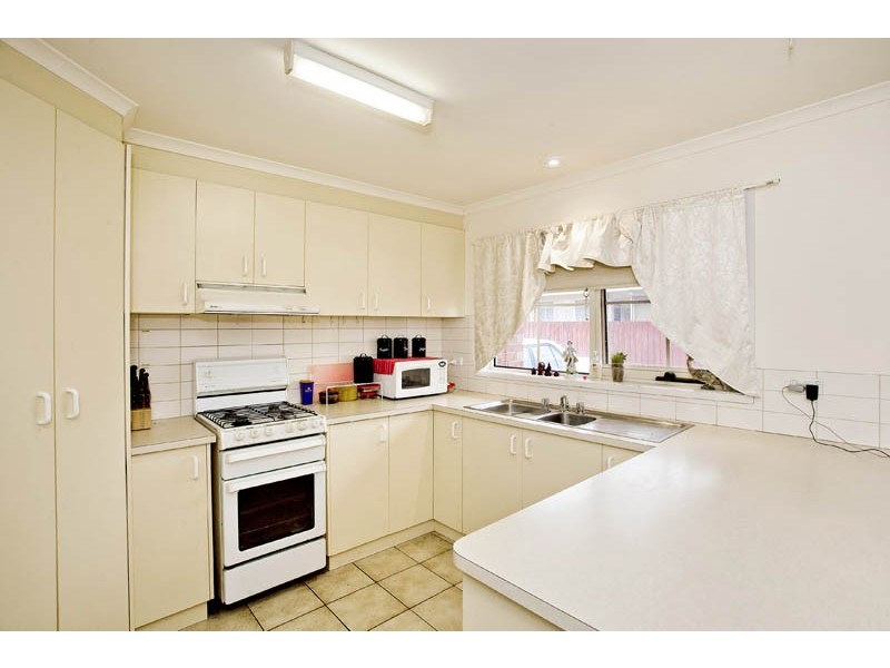 Unit 2/3 Swindon Court, Lara VIC 3212