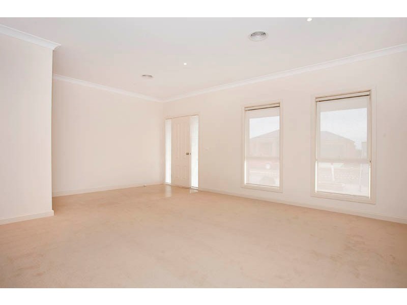 55 Moorhen Drive, Lara VIC 3212