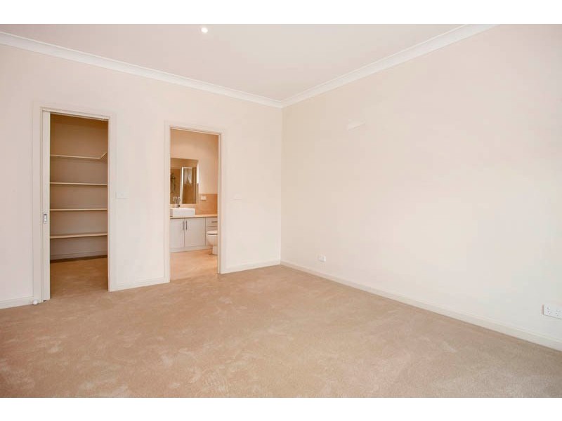 55 Moorhen Drive, Lara VIC 3212
