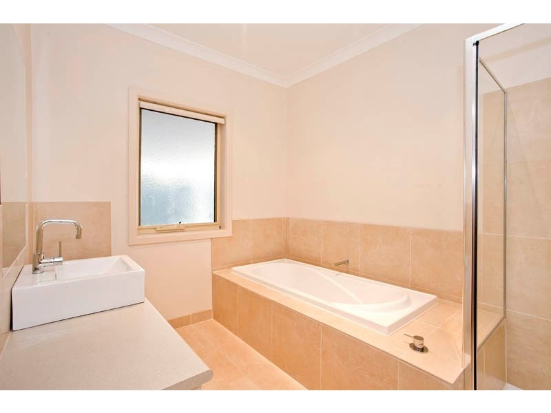 55 Moorhen Drive, Lara VIC 3212