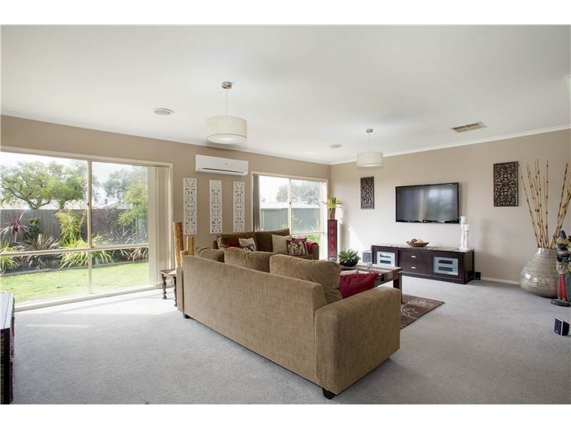 13 Magnolia Court, Lara VIC 3212