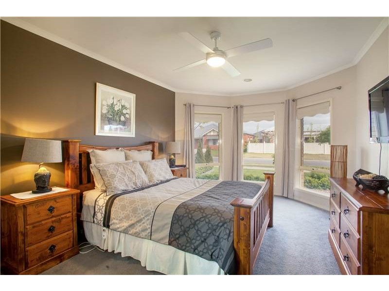 13 Magnolia Court, Lara VIC 3212