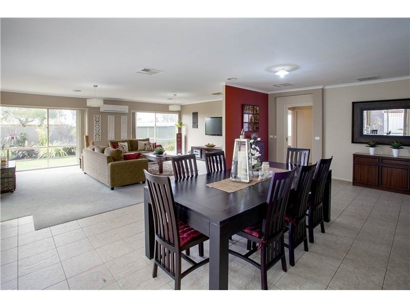 13 Magnolia Court, Lara VIC 3212