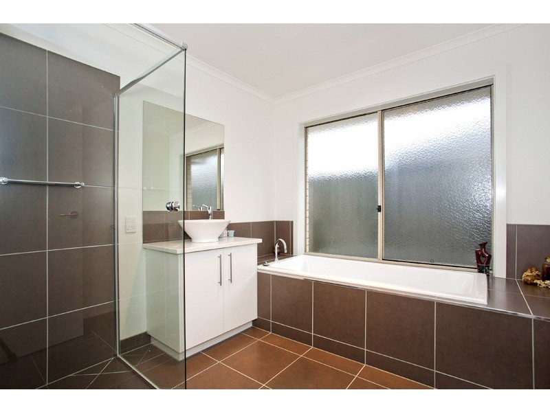 22 Springwater Drive, Lara VIC 3212