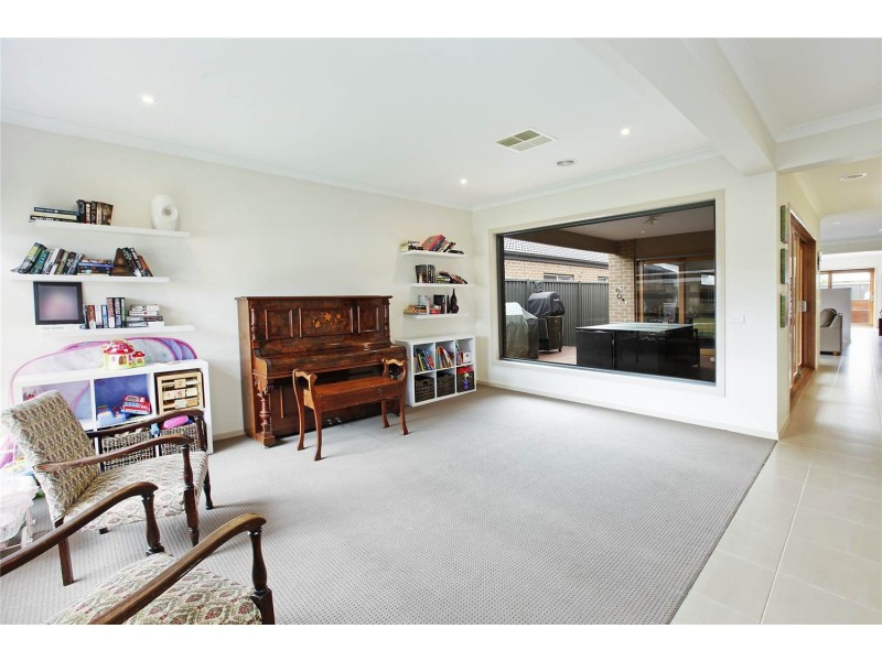 6 Mathieson Place, Lara VIC 3212