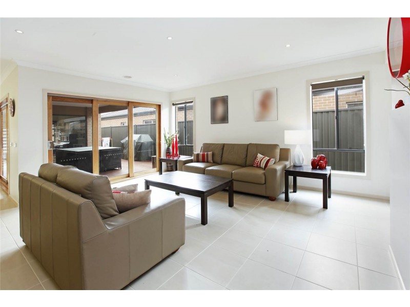 6 Mathieson Place, Lara VIC 3212