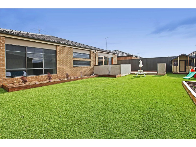 6 Mathieson Place, Lara VIC 3212
