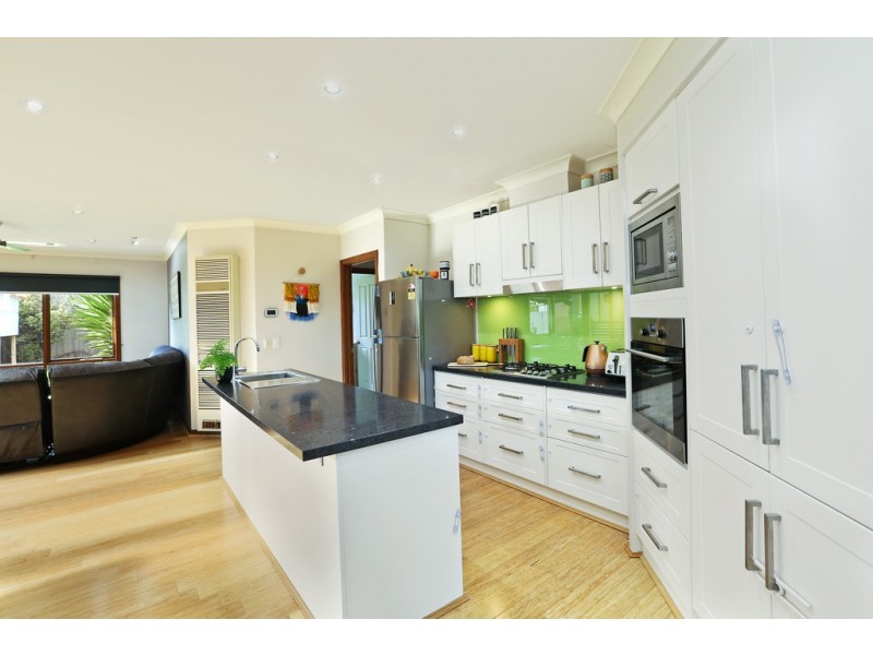 11 Melinda Court, Lara VIC 3212