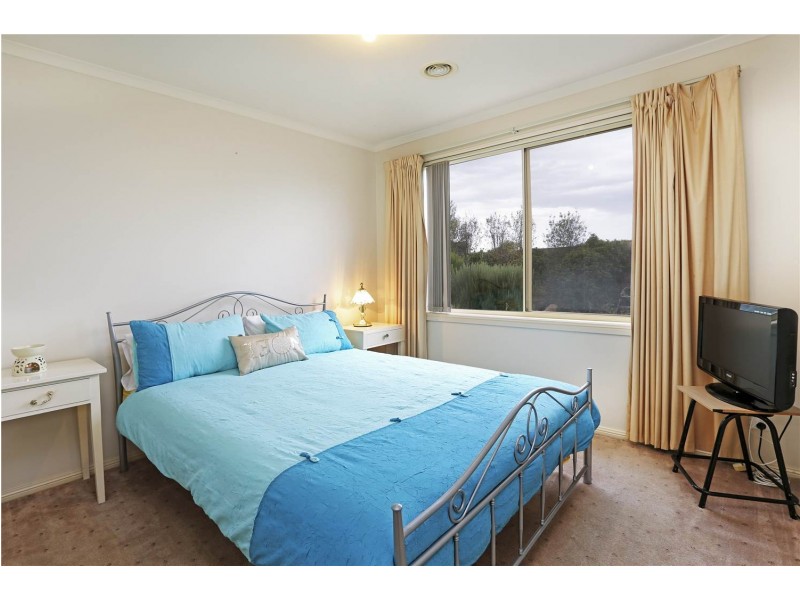 9 Blackbird Circuit, Lara VIC 3212