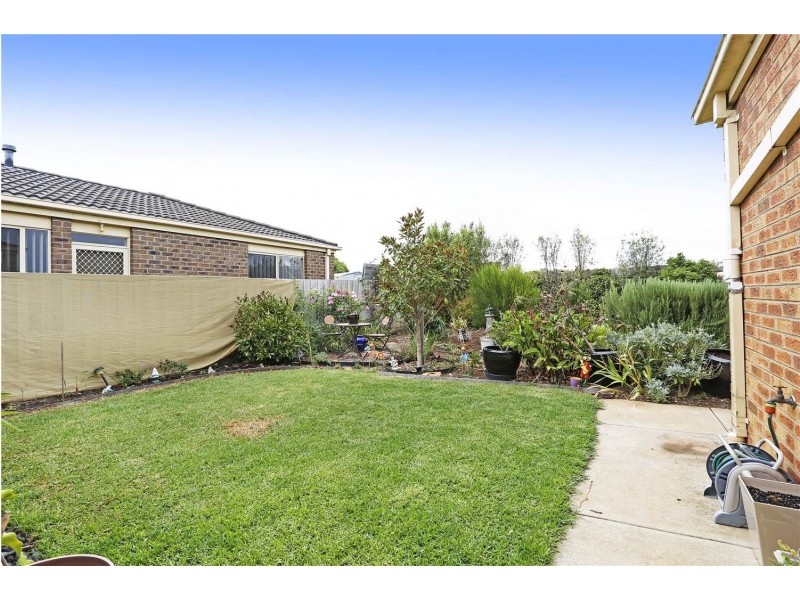 9 Blackbird Circuit, Lara VIC 3212