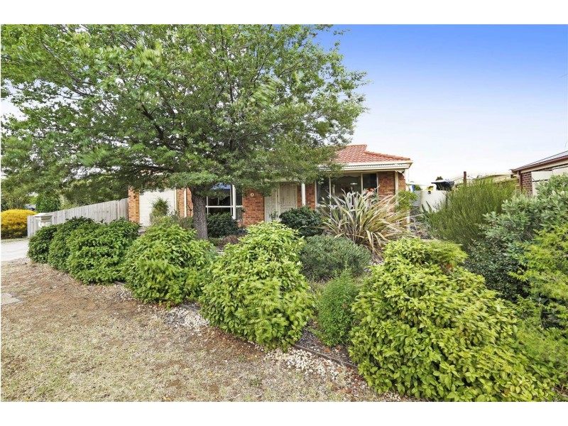 9 Blackbird Circuit, Lara VIC 3212