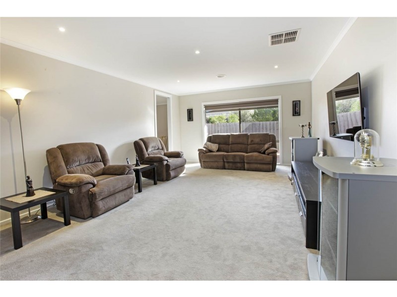 89 Country Gardens Drive, Lara VIC 3212