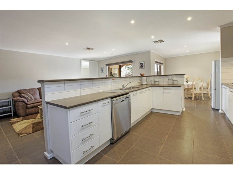 89 Country Gardens Drive, Lara VIC 3212