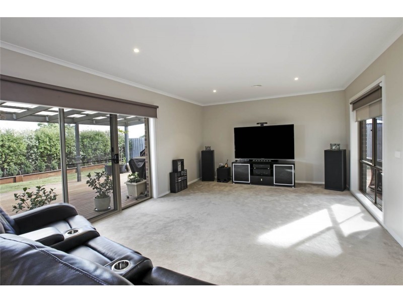 89 Country Gardens Drive, Lara VIC 3212